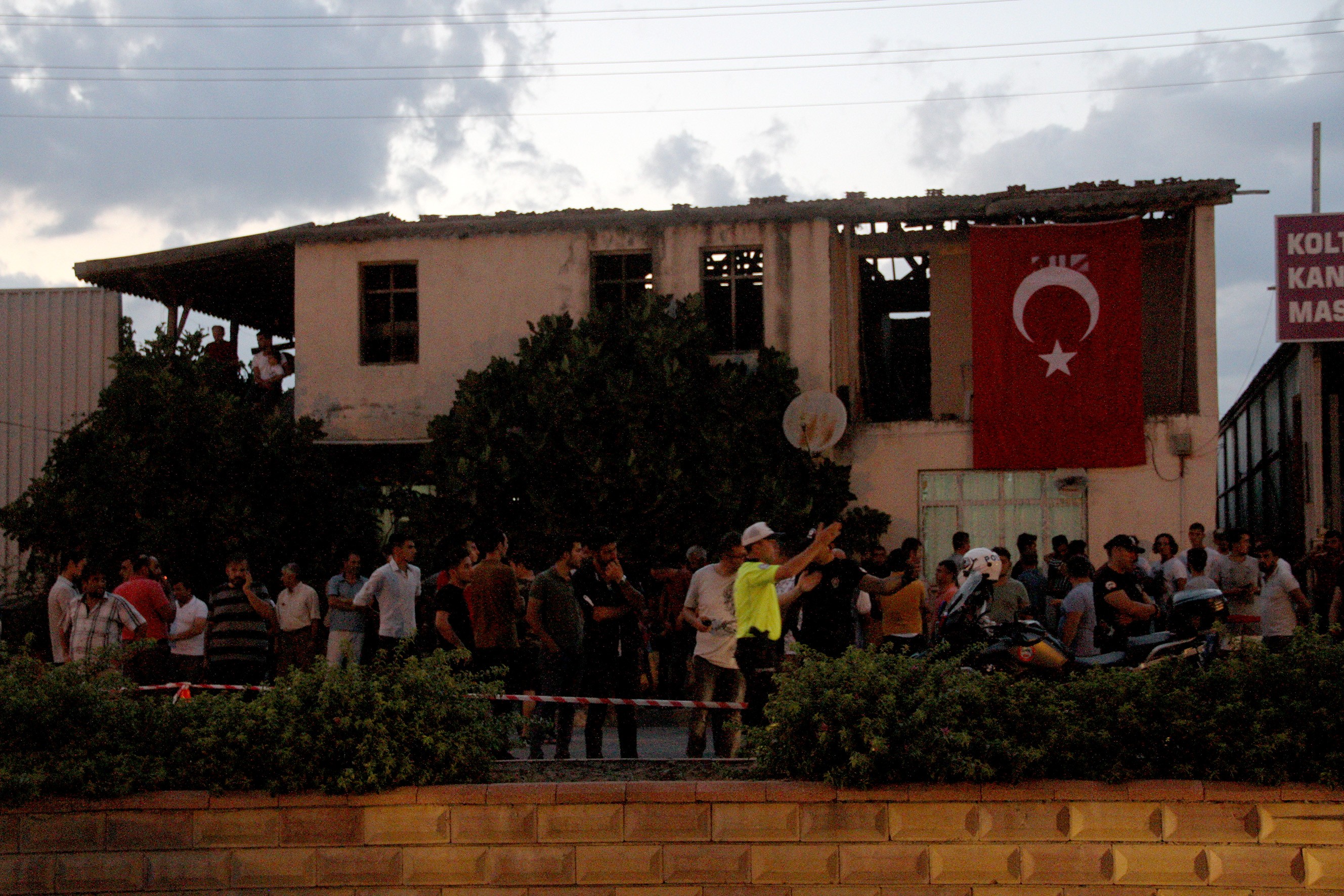 Şehidin Cenazesi Törenin Ardından Toprağa Verilecek