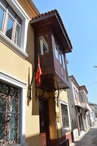 Devlet Kütüphanesi’nde Bayrağa Saygısızlık!