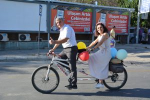 'Süslü Kadınlar' Pedal Çevirdi