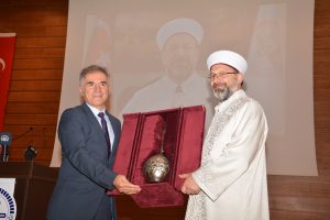 Diyanet İşleri Başkanı Erbaş Öğrencilerle Buluştu