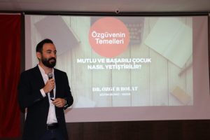 Öğretmenlere Özgüven Eğitimini Özgür Bolat Verdi