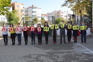 Öğrenciler “Maskeme Değil Gözlerime Bak” Dedi