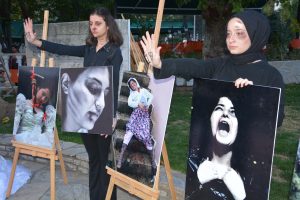 Oyuncular Kadına Yönelik Şiddeti Kınadı