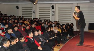 Dizi Oyuncusu Öğrencilerle Eğitimde Buluştu