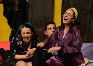 Menteşe Tiyatrosuna Denizli’den Tam Puan