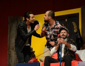 'Hangisi Babası' İsimli Oyunu Sahnelediler