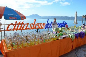 Yeni Yıl Pazarına Yoğun İlgi