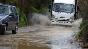 Muğla'da Yağış Sonrası 5 Evin Yolu Kapandı