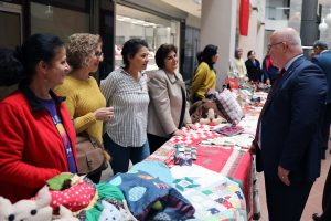 Menteşe Belediyesi Yılbaşı Kermesi Düzenledi