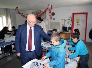 Menteşe Belediyesi ve TEK Koleji Kırsaldaki Çocukların Yüzünü Güldürdü