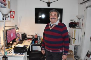 'Amil Bey', Saçlarını 'Kel Mahmut'u Hatırlamak İçin Kazıtmış