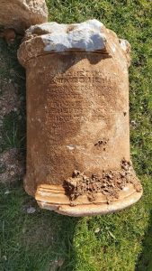 Park Ortasında Gizemli Taşlar