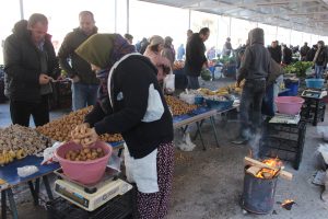 Soğuk Hava Pazar Esnafını Vurdu