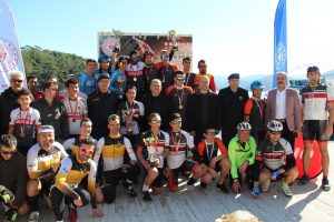 Muhteşem doğada pedal çevirdiler