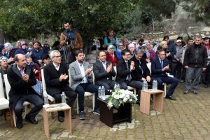 Damla Sakızı Fidanları Toprakla Buluşturuldu