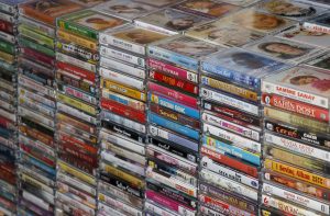 46 yıldır biriktirdiği kasetlerle nostalji keyfi yapıyor