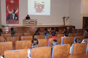 Açıkgöz yeni kitabını tanıttı