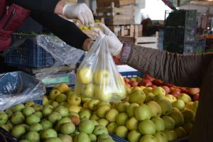 Yaşlılar virüs uyarısına kulak asmadı