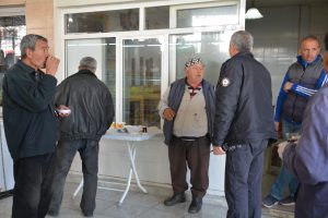 Yaşlılar dışarı çıkma yasağına uymadı