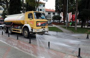 Menteşe’de yollar dezenfekte ediliyor
