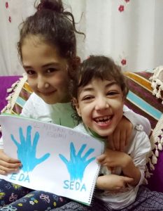 Olağanüstü çocuklar eğitime evden devam ediyor