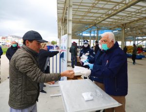 Başkanlar, pazarı gezerek denetimlerde bulundu