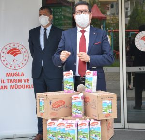 10 ton süt dağıtıldı