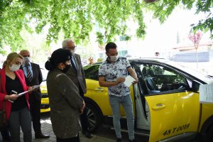 Vali Civelek, AVM ve taksi duraklarını denetledi
