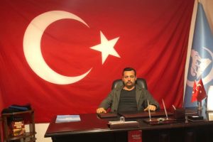 Datçalı ülkücüler dev Türk bayrağı açtı
