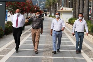 Marmaris’te camiler ibadete, plajlar tatile hazır