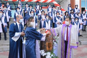 Tıp öğrencileri hekimliğe ilk adımı attı