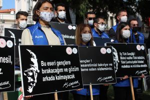 Gençlerden “Atayı anma etkinliği”