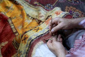 Halı doktorundan orijinal tamir&nbsp; &nbsp; &nbsp; &nbsp;