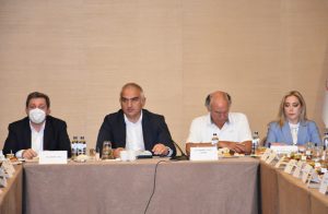 Bakan Ersoy: 'Marmaris'e yeni bir hikaye yazmamız gerekiyor'