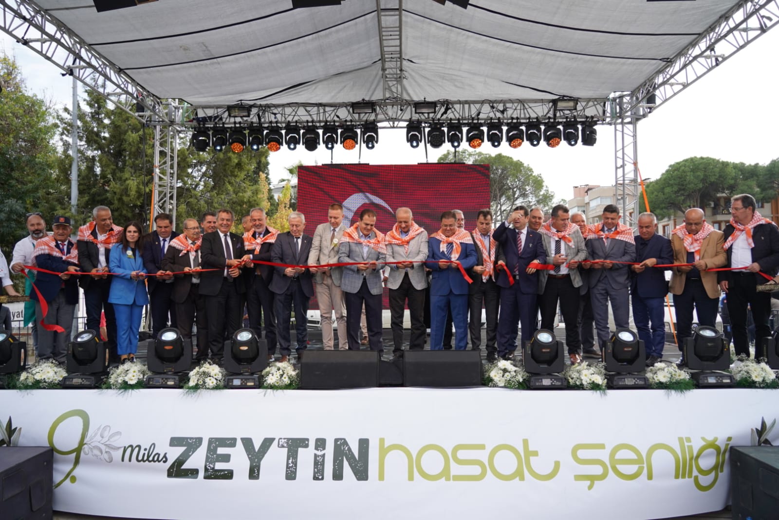 zeytinin-baskentinde-hasat-coskusu-basladi-7.jpg