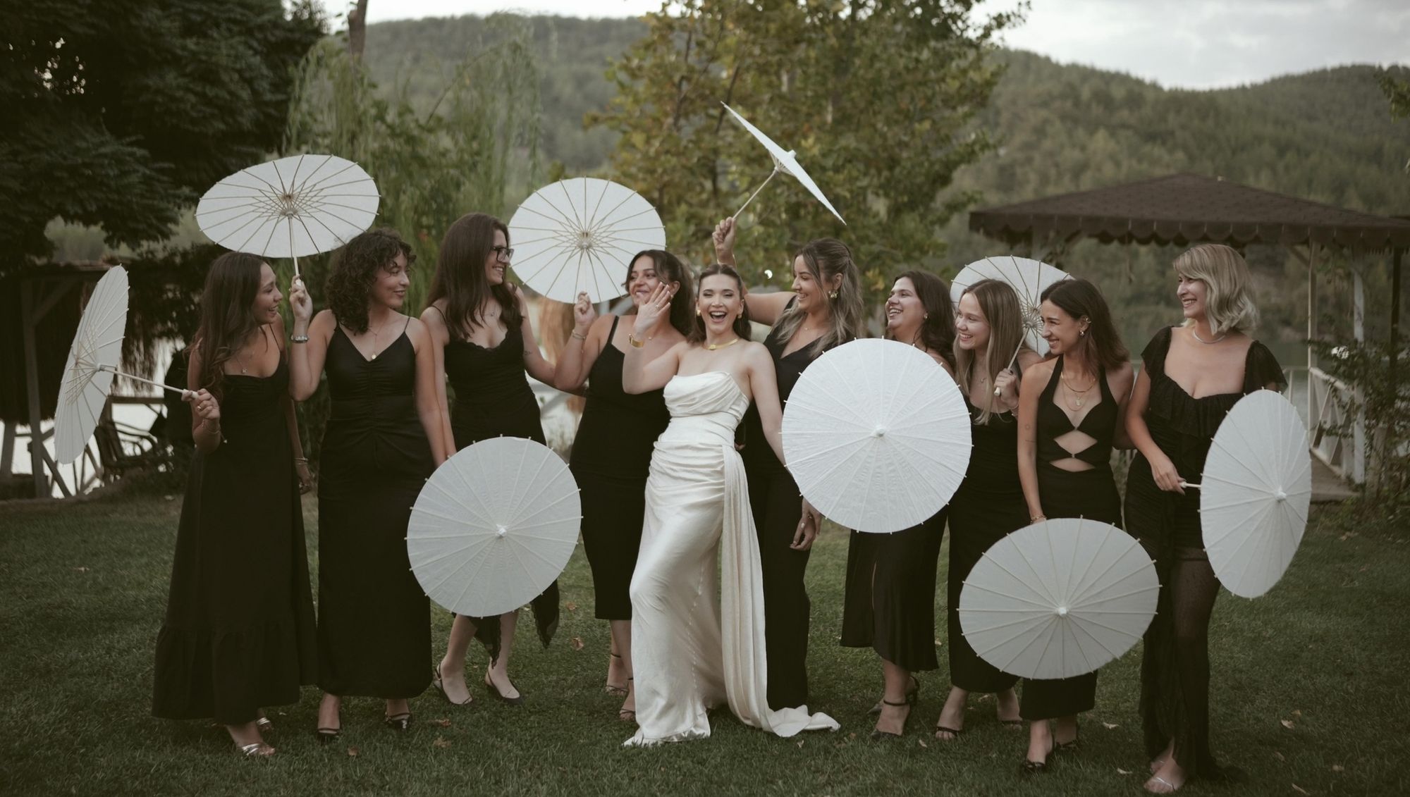 Yangında Mahsur Kalanlar Kurtarılmaya Başlandı Çocuklarına Kavuşan Aileler Gözyaşlarına Boğuldu (3)-1