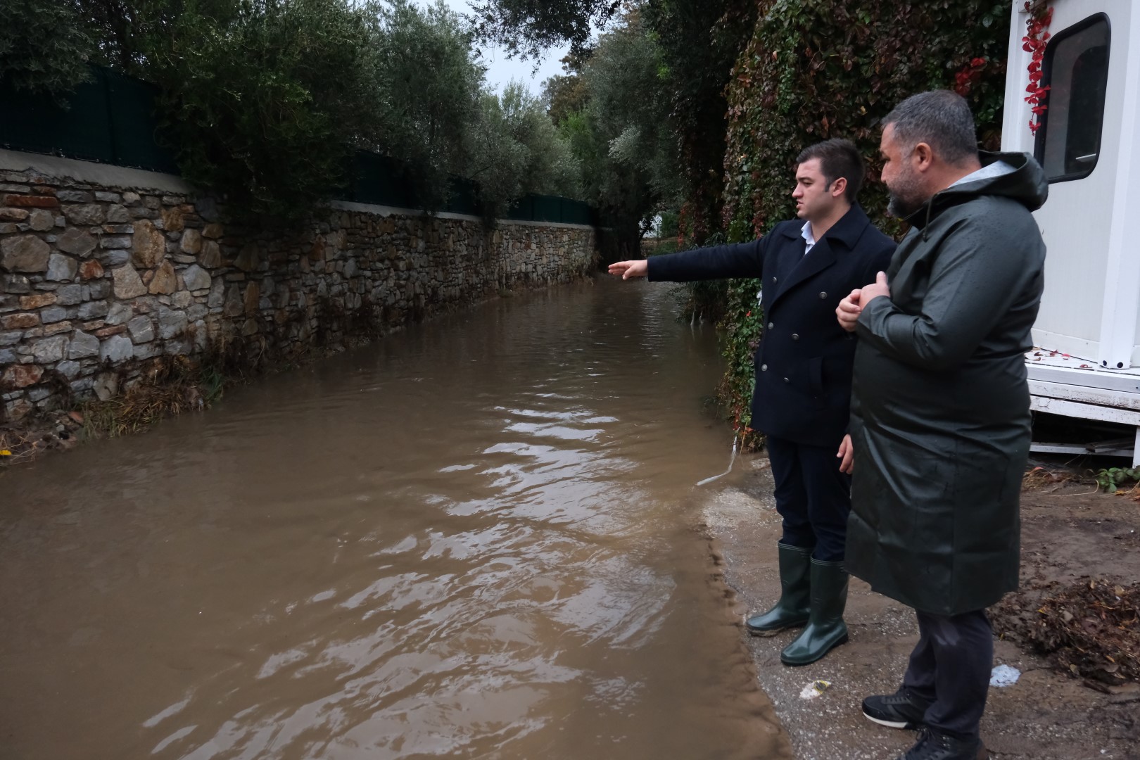 Bodrum Belediyesi Belediye Ekiplerinden Yağmur Mesaisi (19)