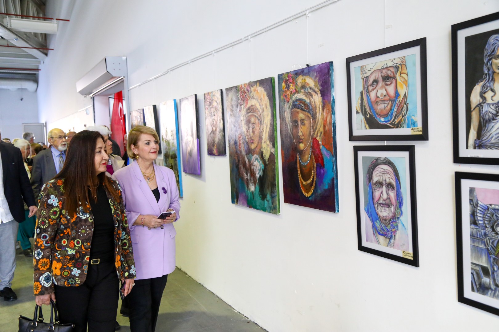 Bodrum Belediyesi 75 Kadin Motifli Eser Sanatseverlerle Buluştu (11)