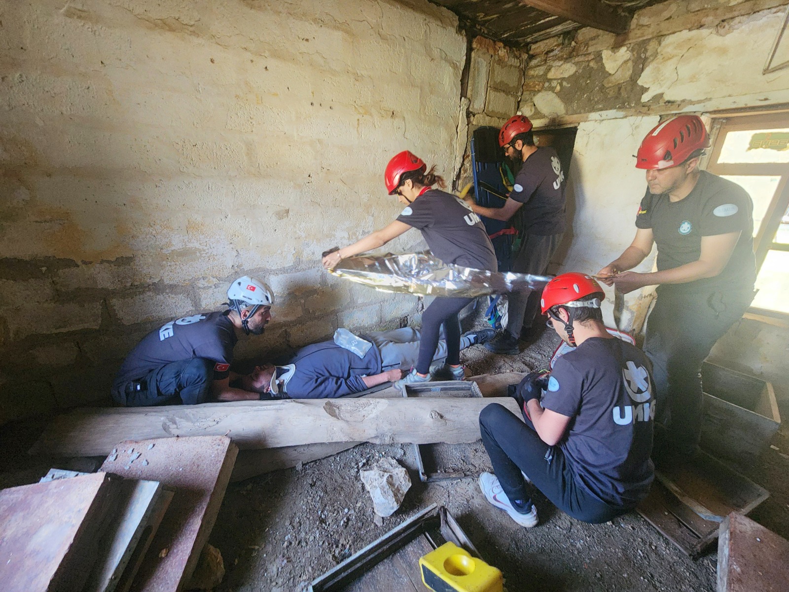 23951Fbc Ce48 4Fdc Bcb7 F9E7744C4931