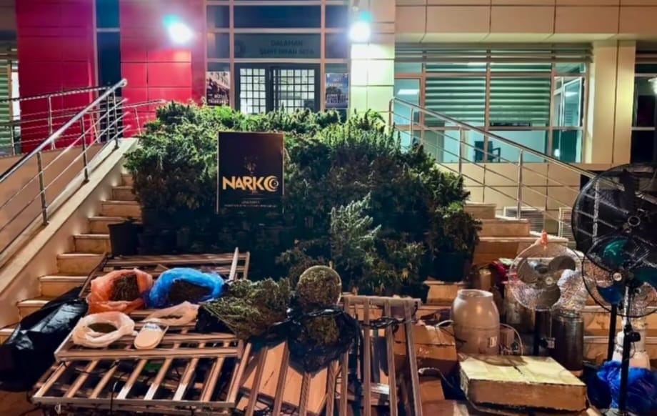 A A 20250425 37746355 37746353 M U G L A D A V I L L A D A O Z E L D U Z E N E K L E K E N E V I R Y E T I S T I R E N 4 S U P H E L I Y A K A L A N D I