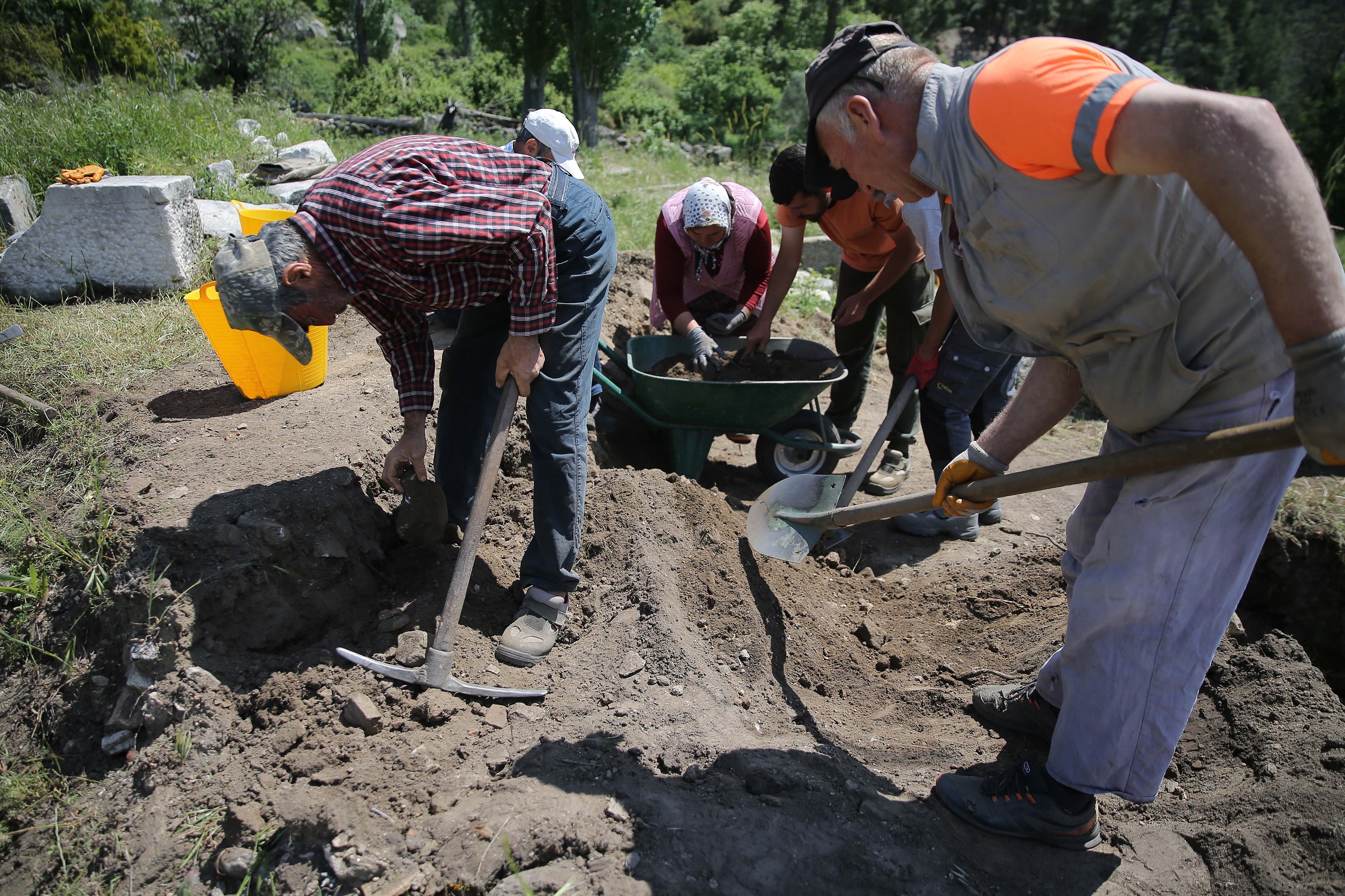 A A 20250515 37958656 37958630 L A B R A U N D A A N T I K K E N T I N I N T E R A S D U V A R L A R I G U N Y U Z U N E C I K A R I L I Y O R