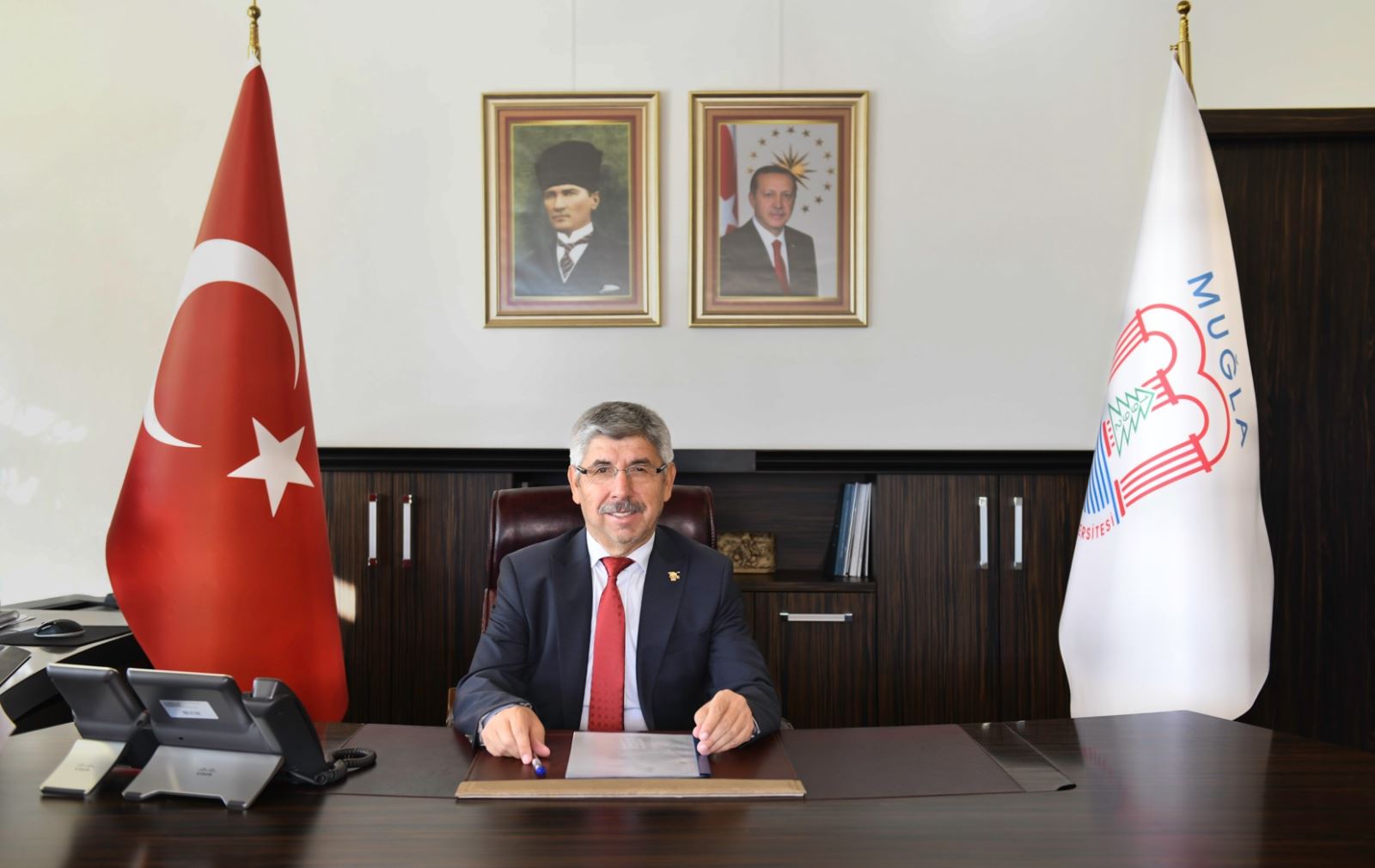 Rektör Prof. Dr. Turhan Kaçar