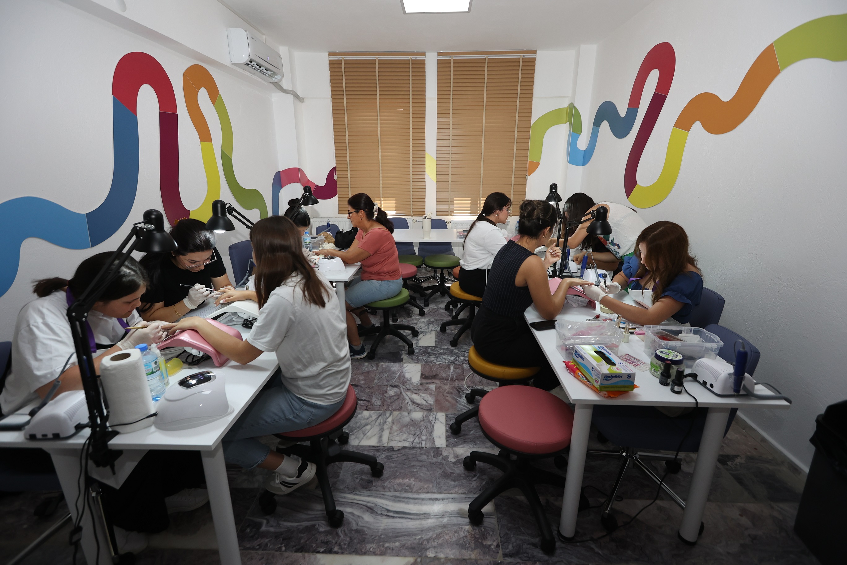 Tırnak Bakım Atölyesiyle Kadınlar Kendi İşlerinin Patronu Olmaya Hazırlanıyor (5) (1)