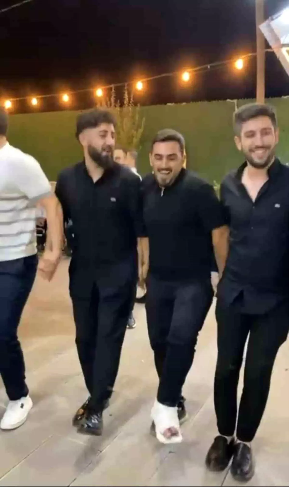 Mus Ta Alcili Sagdictan Dugunde Halay Sov 18931647 Amp