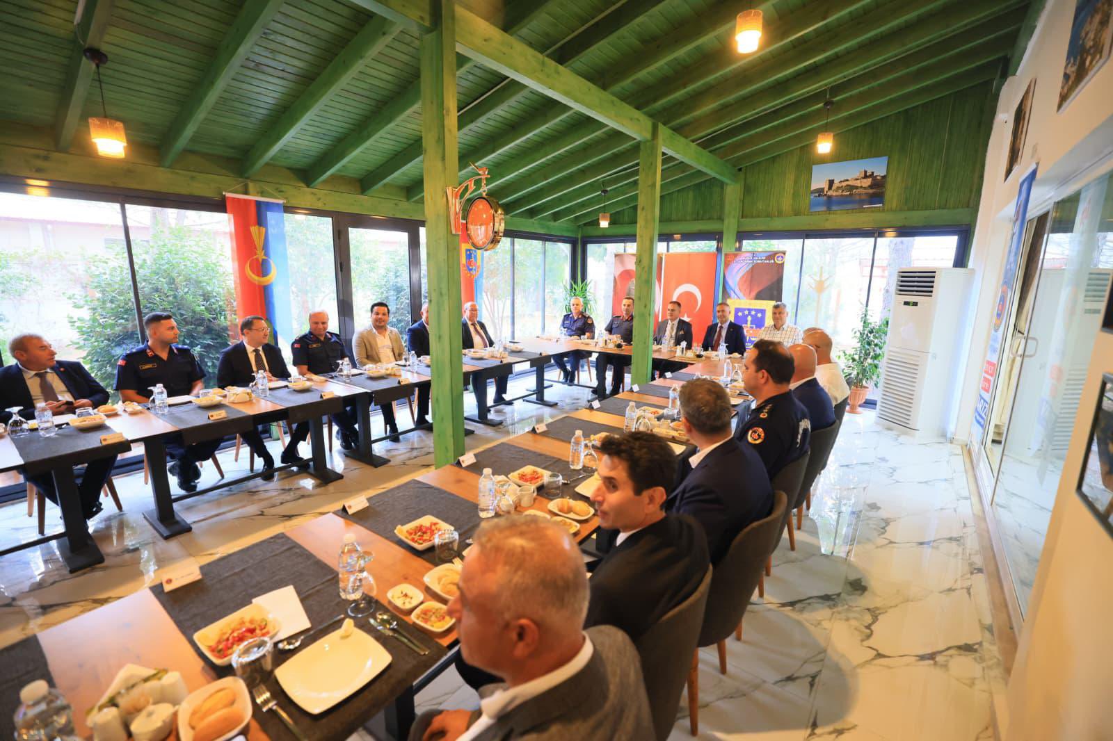 G0B O I Y Z Xc A A Mg4