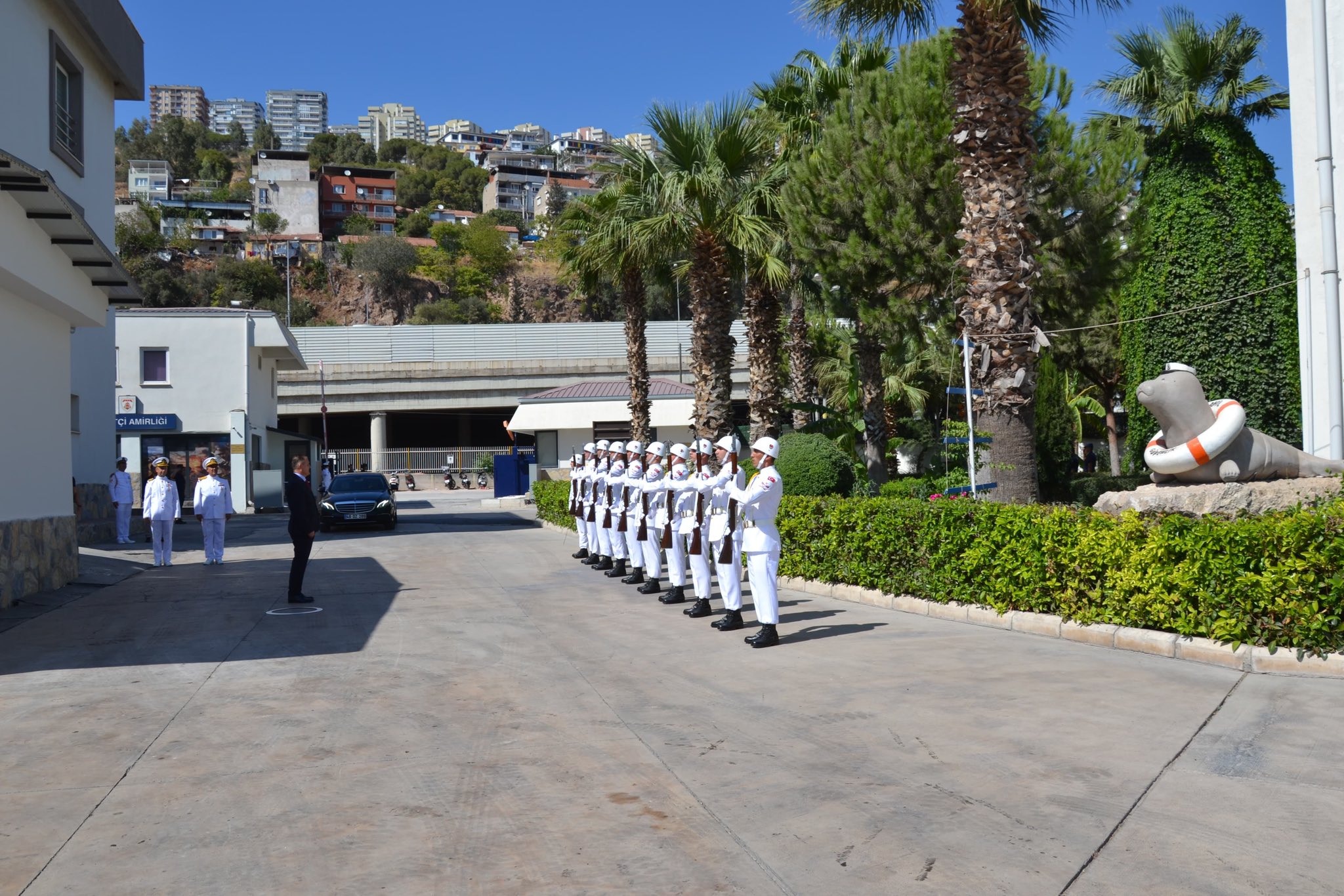 Gz7 Y C N M X E A As D Rq-1